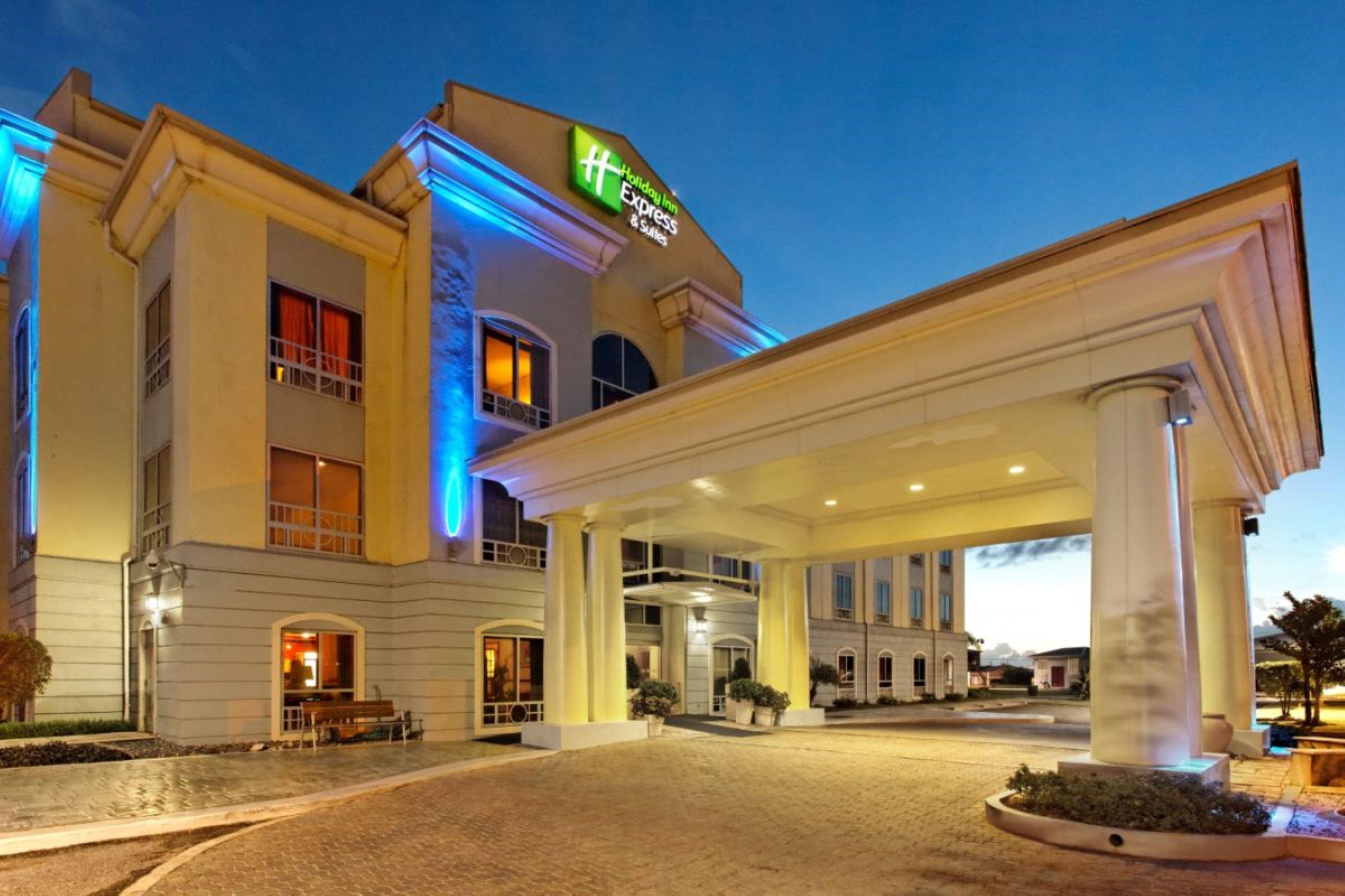 Holiday Inn Express Trincity, An Ihg Hotel Piarco Exterior foto